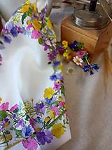 Úžitkový textil - Utierka, obrusok " Kvetinový veniec " - 15404605_