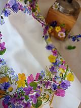 Úžitkový textil - Utierka, obrusok " Kvetinový veniec " - 15404608_