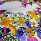 Úžitkový textil - Obrus " Kvetinový veniec " - 15404768_