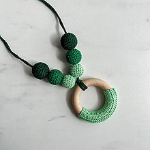 Náhrdelníky - Háčkované náhrdelníky (Smaragd) - 15407799_