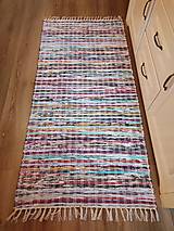 Úžitkový textil - Ručne tkaný koberec, pestrofarebný Folk - 15409445_