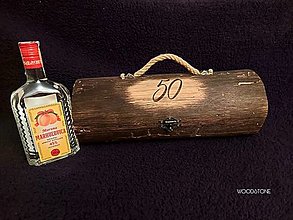 Nábytok - Darčeková truhlica pre hubára s hubárskym nožíkom a otvorom na fľašu podľa želania - 15411589_
