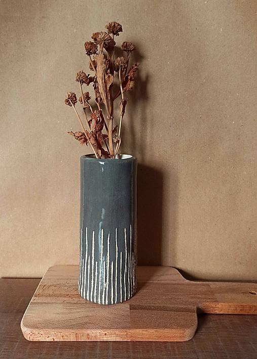 Dekorácie - Keramická váza s linkami - 15415226_