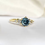 Prstene - Moisanitový zásnubný prsteň - 15426580_
