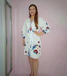 Šaty - Biele bavlnené šaty s farebnou výšivkou kvetov - 15427761_