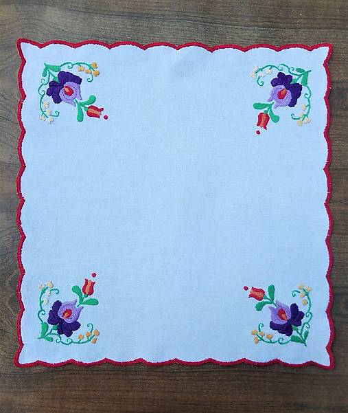 Úžitkový textil - Ručne vyšívaná dečka PS43 štvorec 33x33cm - 15430769_