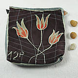 Úžitkový textil - Hodvábne vrecko - vosková batika- rastliny - 15436899_