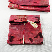 Úžitkový textil - Hodvábne vrecko - bordo batika - pošli ma ďalej (16x21cm) - 15436573_