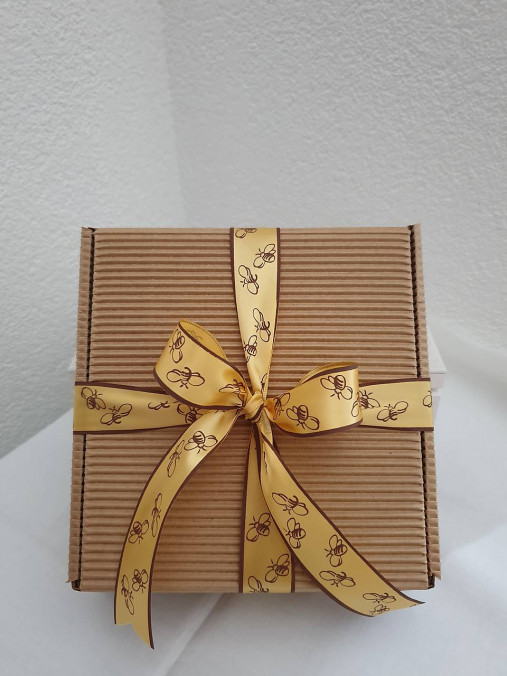 Darčeková krabička bylinky s prírodnými darčekmi