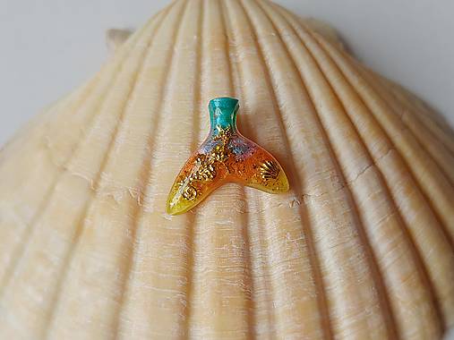 Náhrdelníky - Dúhový Mini Prívesok - Plutvička/Surf (Surf) - 15435716_