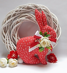 Dekorácie - Zajačik - bohato zdobený, folklórny červený (24 x 25 cm) - 15436067_