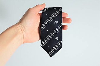 Pánske doplnky - Pánska tmavomodrá folk kravata (slim) - 15438574_