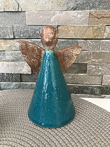 Sochy - Anjel malý s bronzovými krídlami - 15443182_