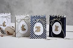 Dekorácie - Mini papierová taštička pre kúpačov - zajačiky (Modrá) - 15445122_