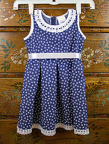 Detské oblečenie - Dievčenské šaty modré – zdobené krajkou - 15447954_