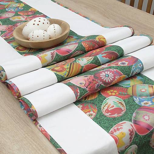 Úžitkový textil - JOHANA - kraslice v tráve s bielou - behúň  (150 cm x 40 cm) - 15450828_