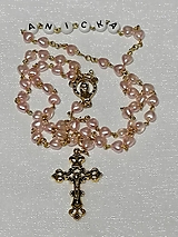Iné šperky - Ruženec s menom Anička ruž. srdiečka - 15456188_