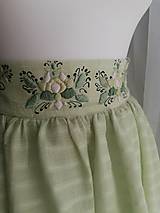 Sukne - sukňa zelená vyšívaná - 15455276_