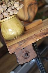 Nábytok - Dekoračný stolík zo starého šijacieho stroja "Baník" - 15456400_