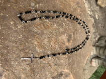 Náhrdelníky - náhrdelník s krížikom - 15459385_