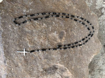 Náhrdelníky - náhrdelník s krížikom - 15459387_