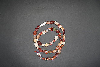 Minerály - Rýchly výber drobných nugetov (šnúry) (Opál biely-červený) - 15465174_