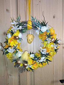 Dekorácie - Veľkonočný veniec s narcismi. - 15465166_