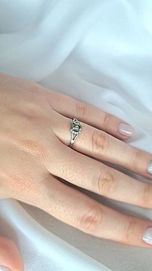 Prstene - Strieborný prsteň Kate s oválnym vltavínom a zirkónom - 15468500_
