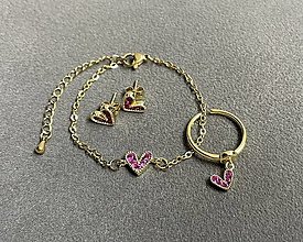 Sady šperkov - Srdiečkový setík - elegantný náramok z chirurgickej ocele so srdiečkom so zirkónmi + prstienok + napichovacie naušničky - 15469298_