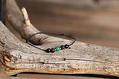 Pánske šperky - Pánsky náramok na šnúrke z minerálu smaragd, láva, onyx - 15468079_