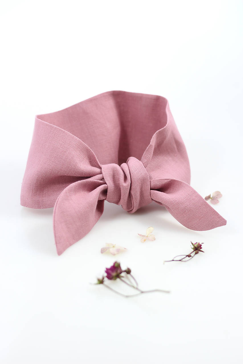 Letná šatka z ľanu okolo krku tmavoružovej farby