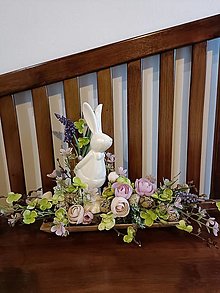 Dekorácie - Veľkonočná dekorácia na stôl v pastelových farbách so zajačikom. - 15470349_