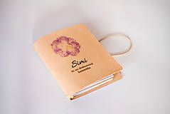 Papiernictvo - Kožený zápisník s venovaním a reálnym pigmentom z kvetu - 15474815_