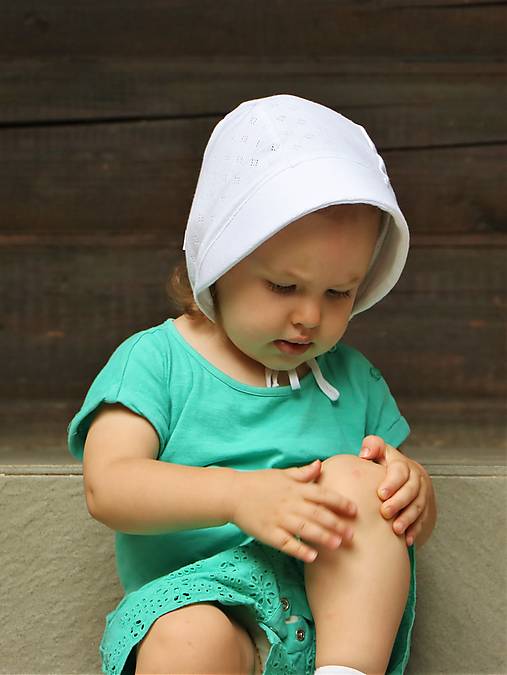 Detský úpletový čepček biely pointoille