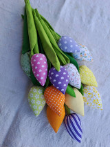 Dekorácie - Jarný textilný tulipán - 15476333_