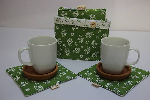 Úžitkový textil - Podšálky kytičky na zelené - 15483891_