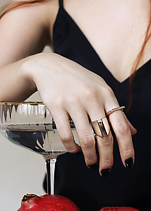 Prstene - Výrazný stříbrný prsten ADRIANA - 15486080_