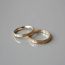 Prstene - Minimalistický snubní prsten ze zlata Sara - 15486195_