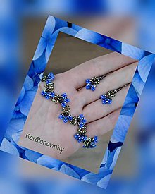 Náhrdelníky - Korálkový náhrdelník: ručné šitie - 15488914_