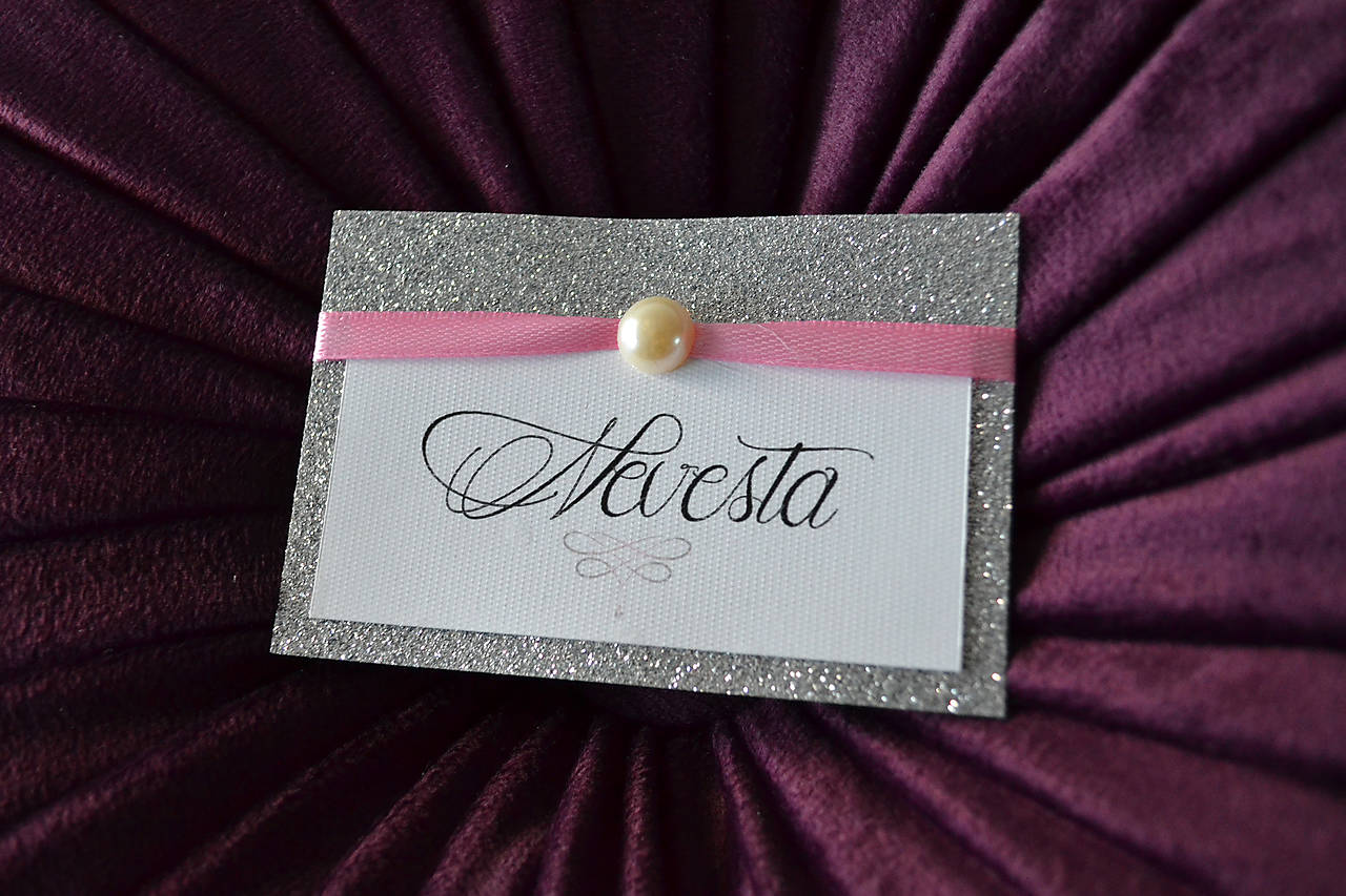 Elegantné svadobné oznámenie s perlou (menovka)