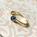 Prstene - Simple Black Opal AG925 Gold Plated Ring / Jemný strieborný pozlátený prsteň s čiernym opálom A0024 - 15492759_