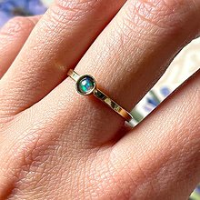 Prstene - Simple Black Opal AG925 Gold Plated Ring / Jemný strieborný pozlátený prsteň s čiernym opálom A0024 - 15492773_