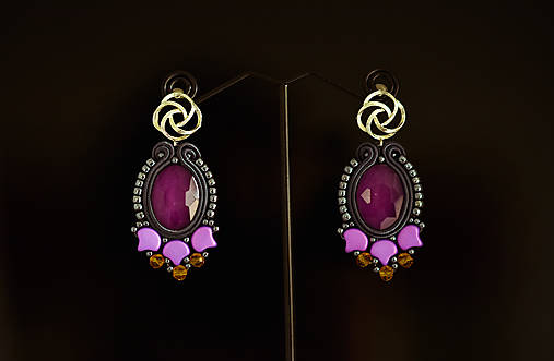 Náušnice - Soutache náušnice "Pobozkané žltou" - 15495501_
