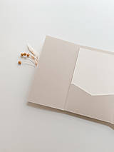 Papier - Obálka s kapsičkou a trhaným okrajom (105x148 mm) - 15501036_