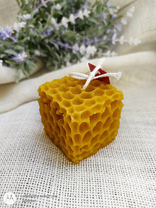 Sviečky - Prírodné sviečky zo 100% včelieho vosku (Plást kocka) - 15500709_