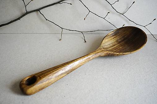 Plochá naberačka Slza orech