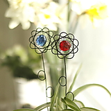 Dekorácie - jarné kvety do kvetináčika so skleneným kamienkom - 15504812_