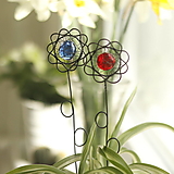 Dekorácie - jarné kvety do kvetináčika so skleneným kamienkom - 15504825_