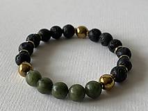 Náramky - Dámsky elegantný náramok - čierna láva + zelená a zlatá farba - 15506209_