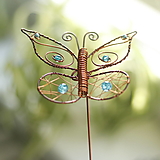 Dekorácie - motýľ letí- zápich - 15506645_